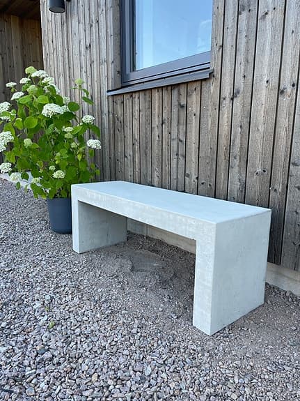 Betongbänk