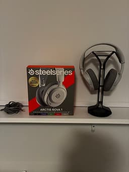SteelSeries Arctis Nova 1 gamingheadset vitt