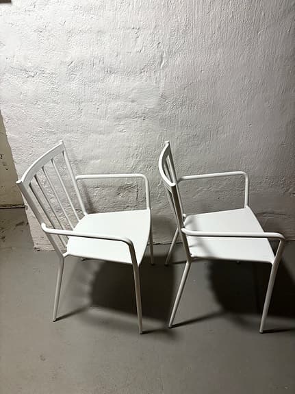 2st utomhusstolar/ trädgårdsstolar/ stapelstolar i stål