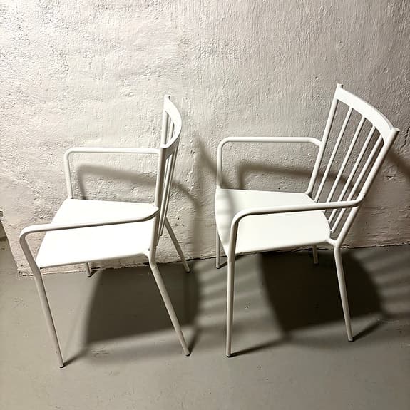2st utomhusstolar/ trädgårdsstolar/ stapelstolar i stål