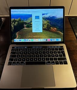 MacBook Pro 13” 2018 Touch Bar - 256GB SSD & 16 GB RAB