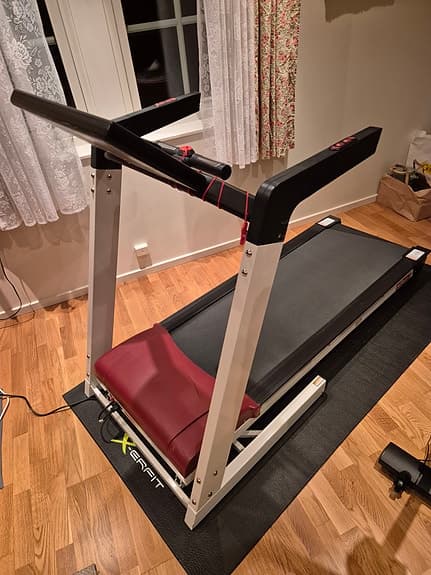 DKN AIRun löpband med display