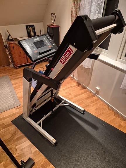 DKN AIRun löpband med display