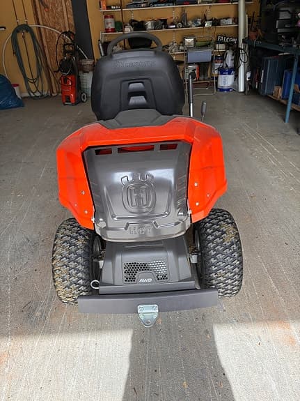 Husqvarna R216T AWD åkgräsklippare