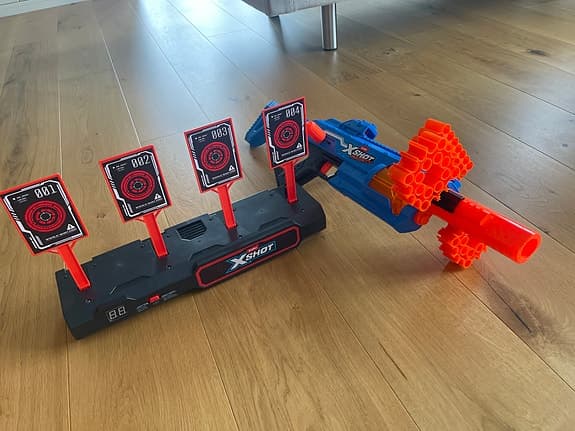 XSHOT Insanity Berzerko 6 + XSHOT Interactive Target