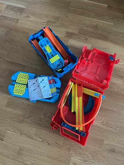 Hot Wheels bilbana med förvaringslådor