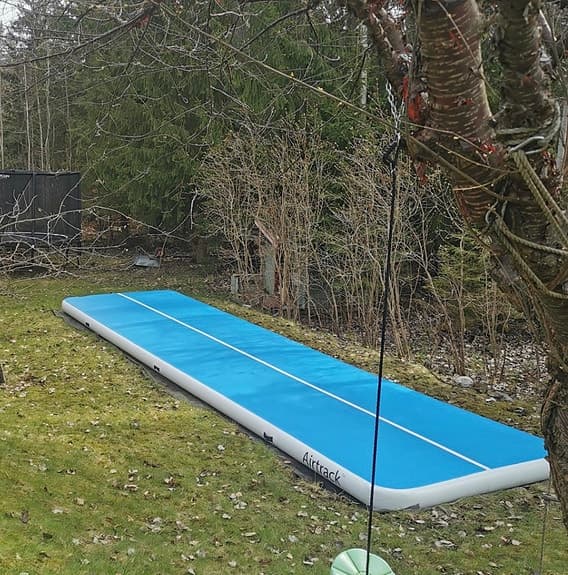 Airtrack från Airtrack one, 8 m lång  2 m bred