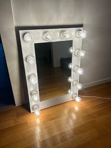 IKEA spegel med lampor sminkspegel vit