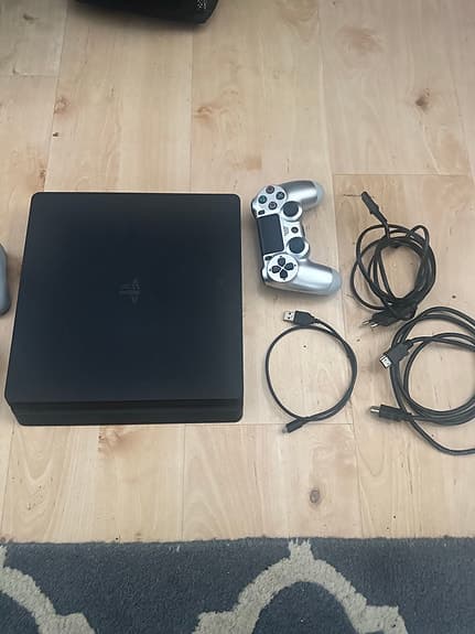 Sony Playstation 4 spelkonsol svart