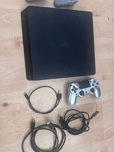 Sony Playstation 4 spelkonsol svart