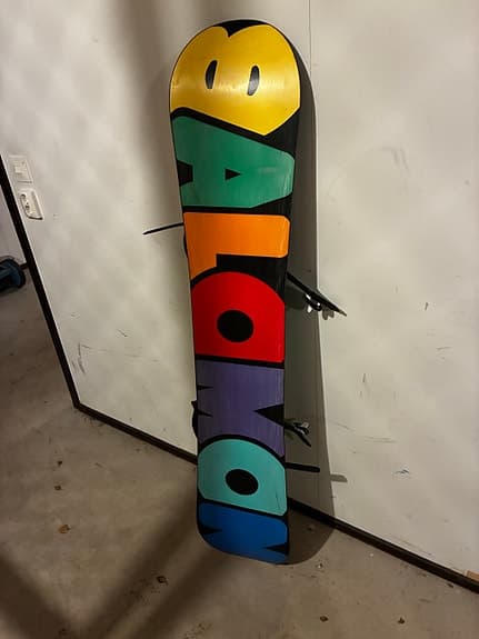 Burton snowboard med bindningar flerfärgad
