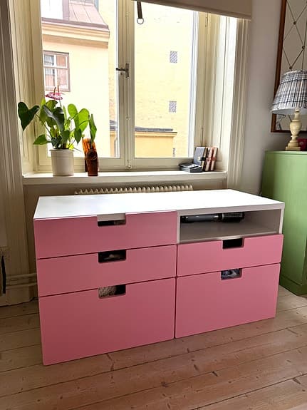 Rosa byråer / byrå / förvaringsmoduler - stabila och praktiska