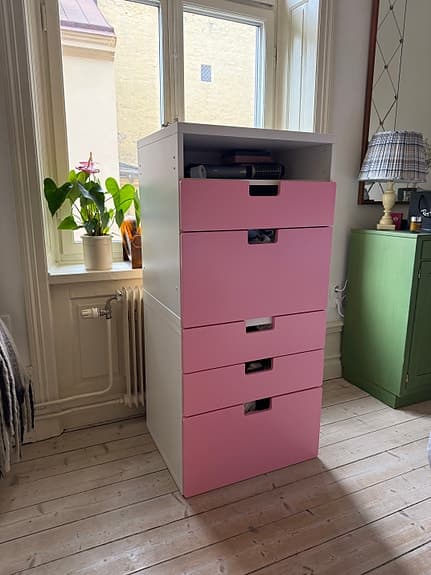 Rosa byråer / byrå / förvaringsmoduler - stabila och praktiska