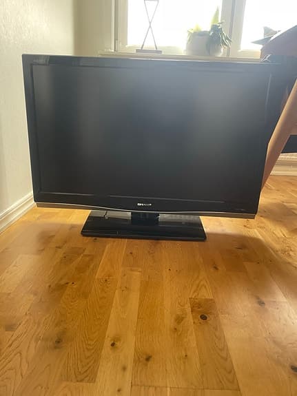 Sharp Aquos TV 37 tum svart