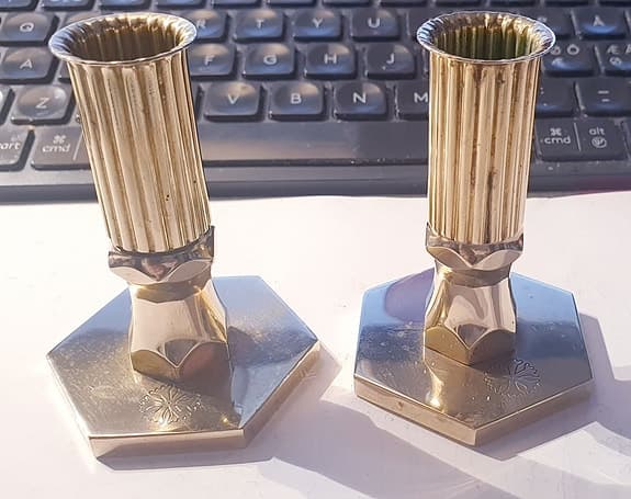 2 st Ljusstakar i mässing - Metallslöjden Gusum Ljusstakar