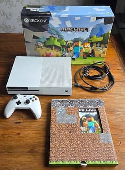 Xbox One S Minecraft edition
