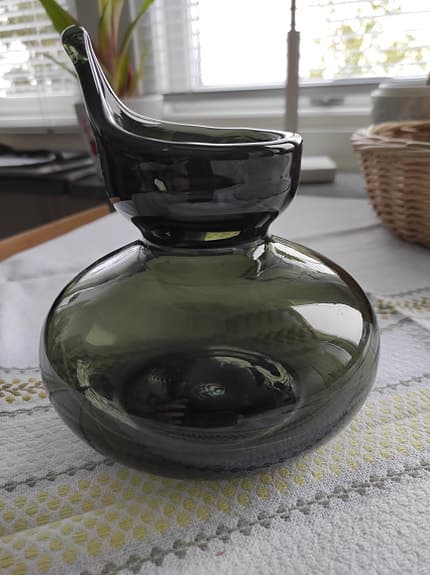 Retro mörkgrön glasvas