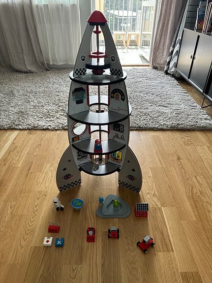 Hape Rymdstation + Tillbehör
