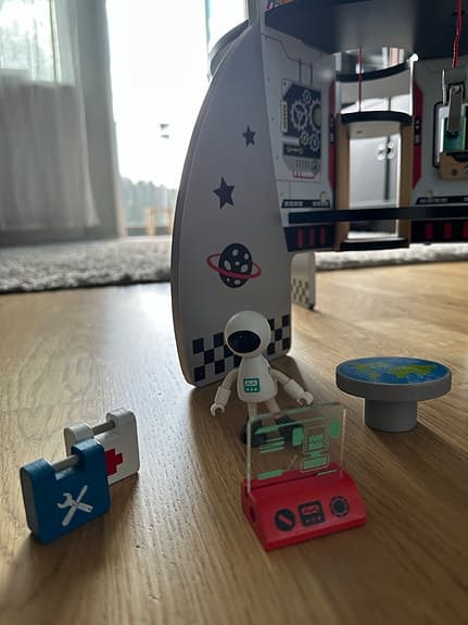 Hape Rymdstation + Tillbehör