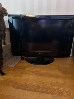 32” LG TV
