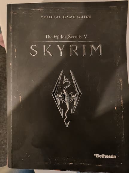 The Elder Scrolls V Skyrim officiell spelguide bok