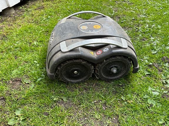Robot gräsklippare stiga 2000 kr