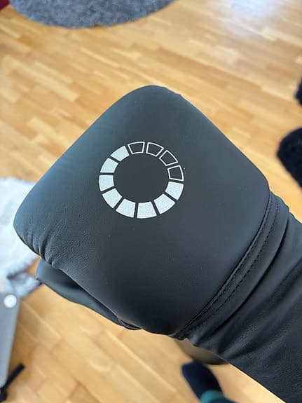 Casall boxningssäck med boxhandskar svart