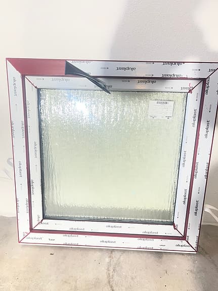 Nytt Badrumsfönster PVC med röd aluminium utsida