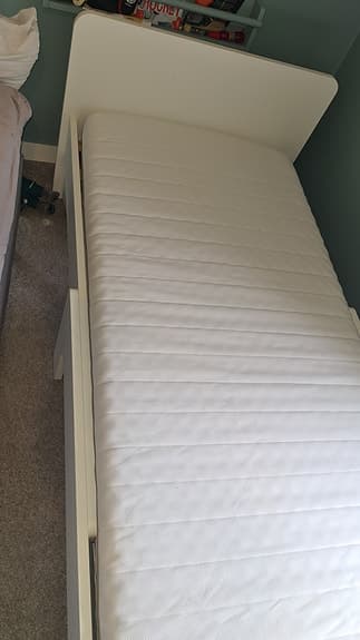 IKEA SLÄKT säng växasäng