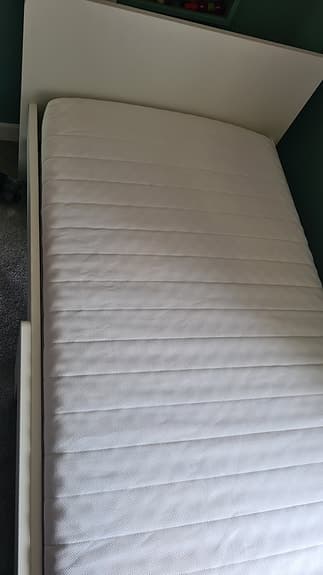 IKEA SLÄKT säng växasäng