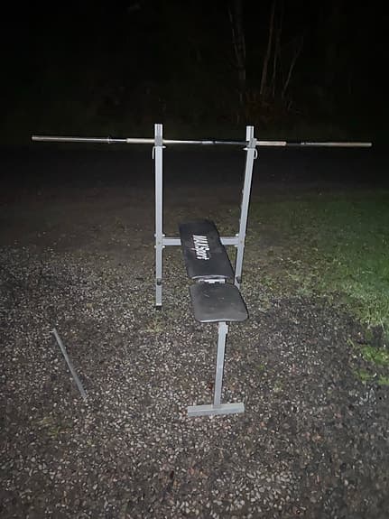 Skivstång  med bänk och vikter