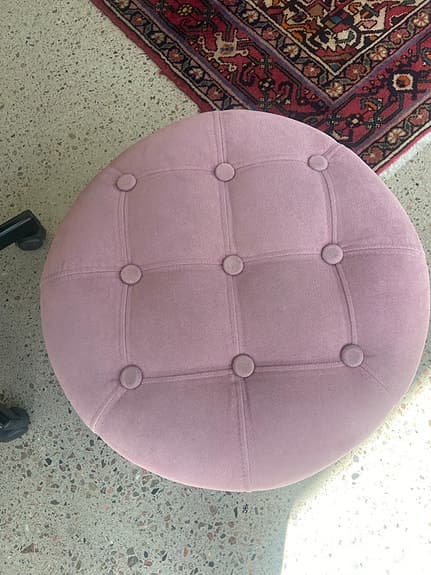 Så snygg pall i rosa färg