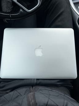 Apple MacBook Pro 13 tum laptop