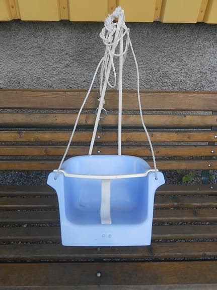 Blå babysitta / babyswing med rep