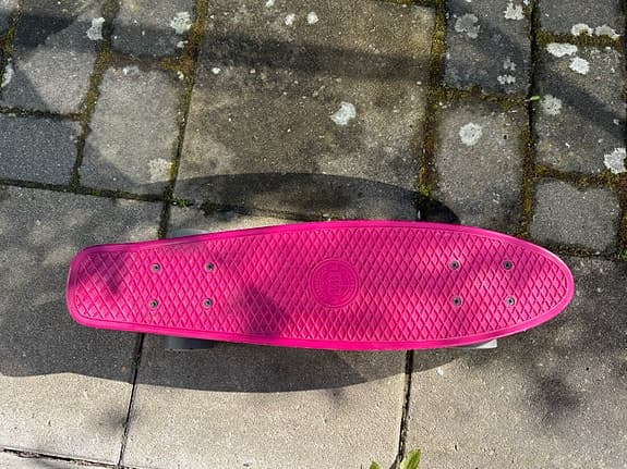 Rosa cruiser/skateboard – fint skick