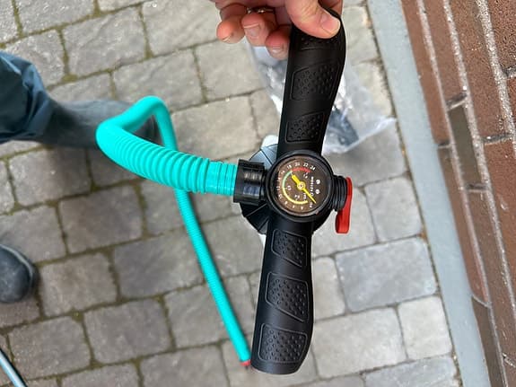 Pump och tredelad paddel till SUP