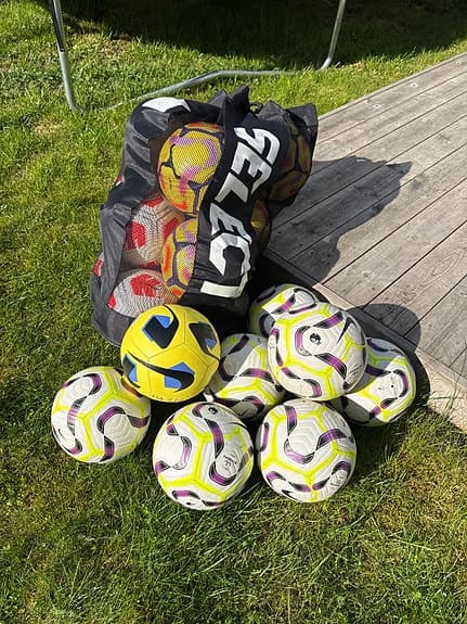 Nike Academy fotbollar (strl 4) med Select bollväska