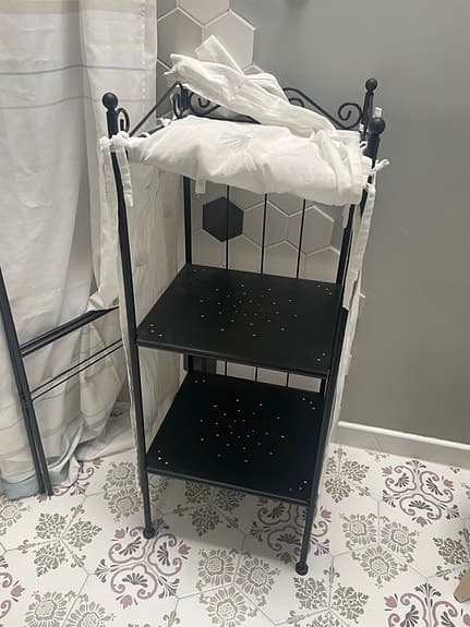 IKEA metallhylla till badrum (badrumshylla)