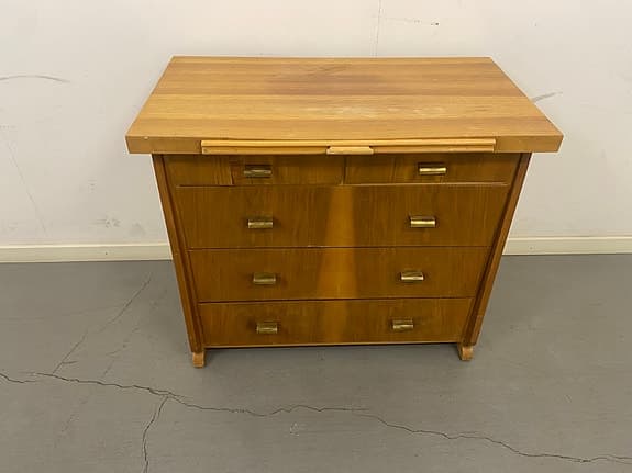 Retro byrå med lådor