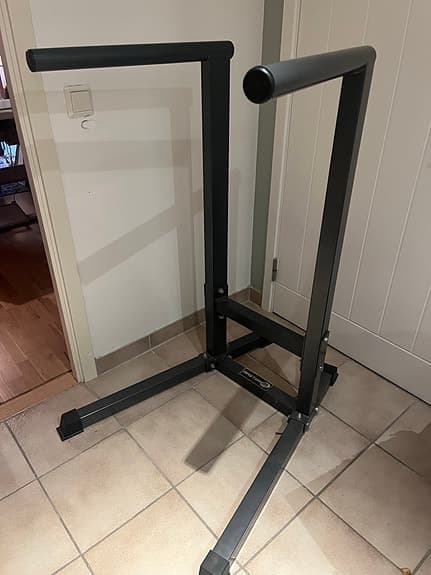 Svart dipsställning / dip station