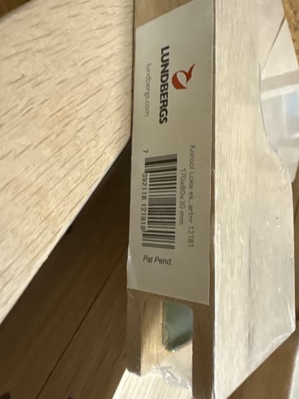 Lundbergs hyllsystem i ek