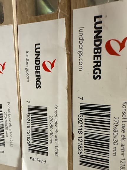 Lundbergs hyllsystem i ek