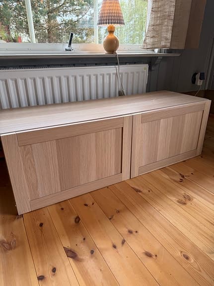 IKEA vägghängd tv-bänk