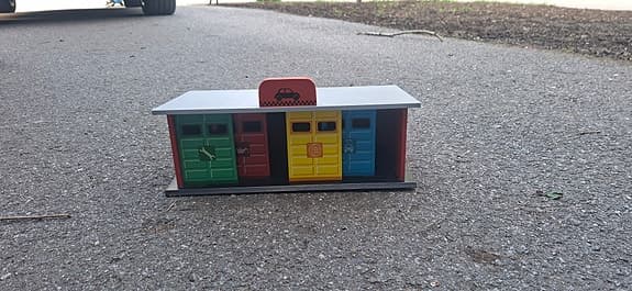 BRIO parkeringshus och garage i trä