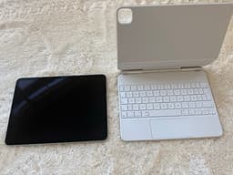 Apple iPad PRO 11” - 128 GB med Magic Keyboard
