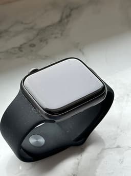 Apple Watch Series 5 44mm Aluminium Svart med extra armband