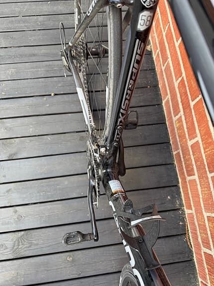 Säljer en cannondale landsvägscykel