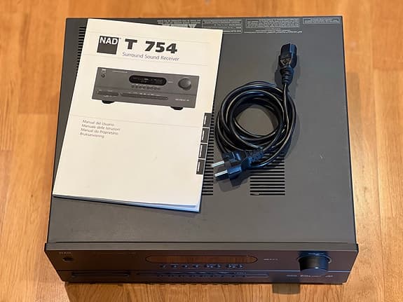NAD T754 – Kraftfull surroundreceiver!