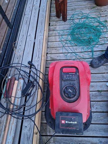 Einhell robotgräsklippare röd