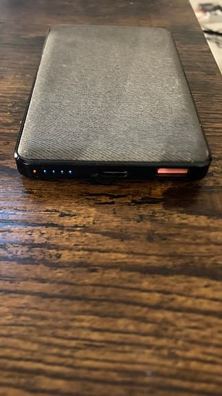 Linocell Powerbank 10000 mAh – Ladda smart, ladda överallt!